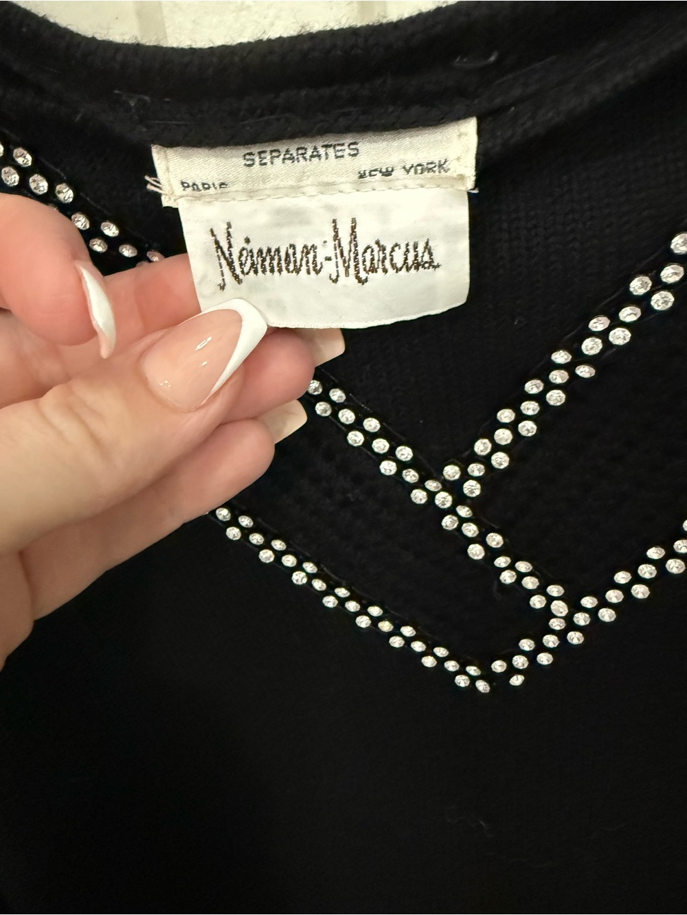 RARE Vintage Neiman Marcus Women’s Black Merino Wool Rhinestone Sweater L - Picture 2 of 5